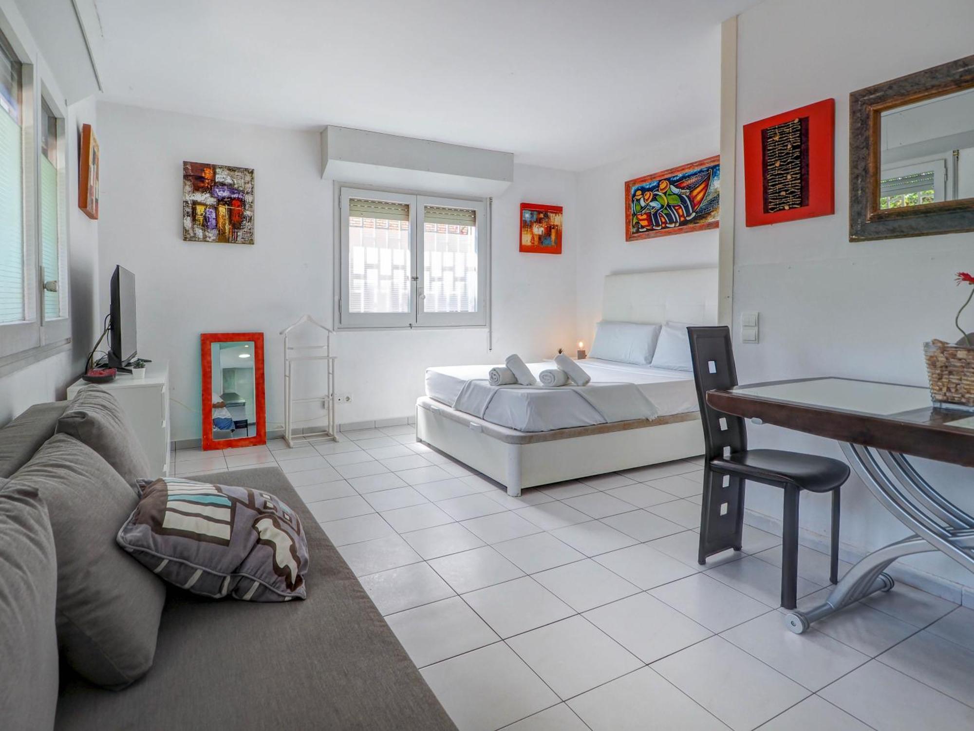 Los Globos Beach Studio By Hello Homes 锡切斯 外观 照片
